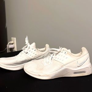 Womens US size 7 Nike Airmax